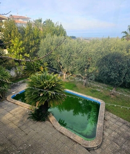 Villa in vendita a Colonnella contrada San Martino, 42
