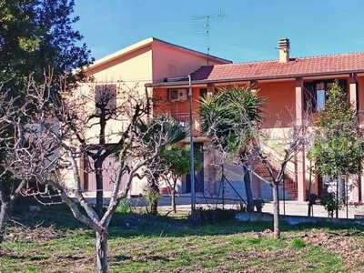 Villa in vendita a Giulianova via Ripoli, 1