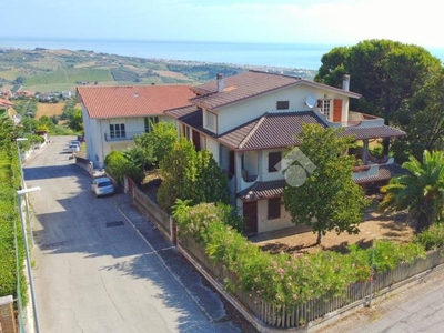 Villa in vendita a Mosciano Sant'Angelo via Fonte Alessio, 27