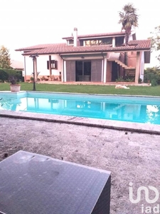 Villa in vendita a Mosciano Sant'Angelo via Pier Santi Mattarella, 0