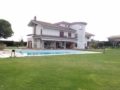 Villa in vendita a Nereto via Parignano , 49
