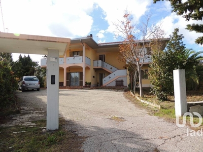 Villa in vendita a Notaresco via crocevecchia