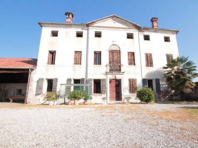 Villa in vendita a Pozzoleone