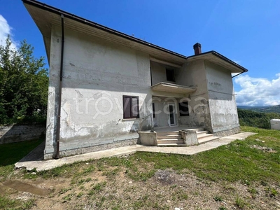 Villa in vendita a Rocca Santa Maria cesa