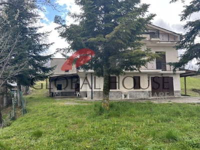Villa in vendita a Rocca Santa Maria frazione Licciano s.n.c