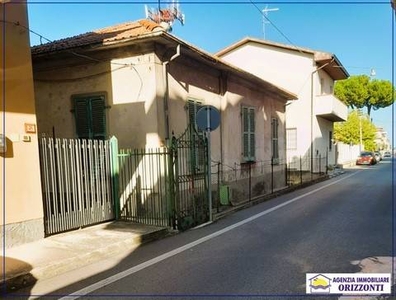 Villa in vendita ad Alba Adriatica via Guglielmo Oberdan, 24