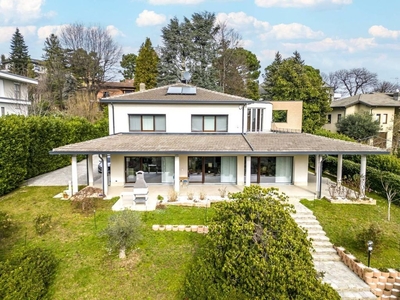 Prestigiosa villa di 545 mq in vendita Via Montello, 58, Varese, Lombardia