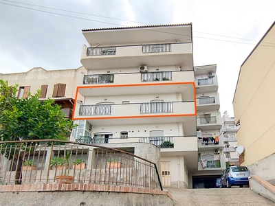 Appartamento in vendita a Nizza Di Sicilia Messina