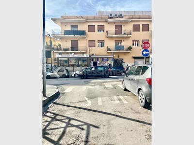 Magazzino in vendita a Pozzuoli, I traversa Montenuovo Licola Patria - Pozzuoli, NA