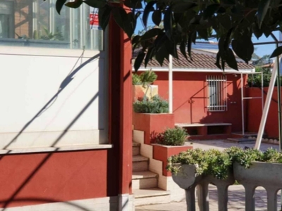 villa all'asta in via del tirreno 23