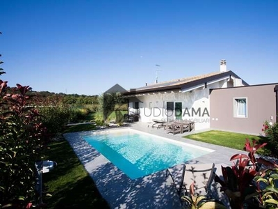 Villa in vendita a Manerba del Garda