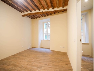 Appartamento in Vendita a Siena: Ristrutturazione Finale nel Cuore del Centro Storico