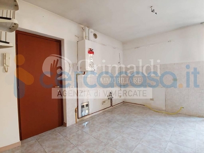 Appartamento Bilocale in vendita in Via Giuseppe Garibaldi, Bernareggio