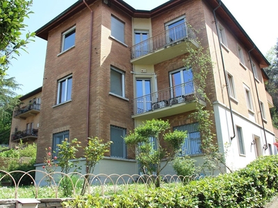 Appartamento in Affitto a Torino, zona Precollina, 1'350€, 152 m²
