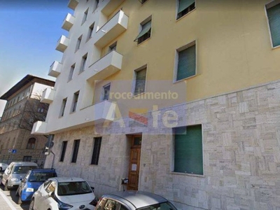 Appartamento in Vendita a Firenze, zona Campo di marte, 288'750€, 113 m²