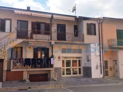 Appartamento Trilocale in vendita in Corso Garibaldi, Pratola Serra