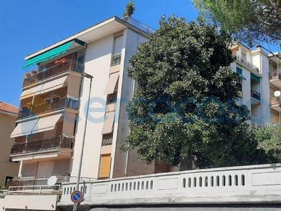 Appartamento Trilocale in vendita in Via A.e. Devoto, Chiavari