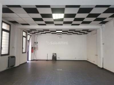 Capannone in Affitto a Torino, 500€, 80 m²