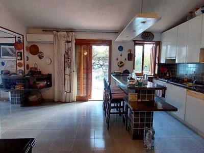 Casa Indipendente in Vendita a Imperia, 640'000€, 160 m²