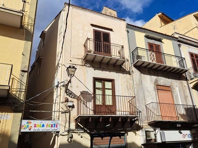 Casa indipendente in Vendita a Monreale Centro Urbano V