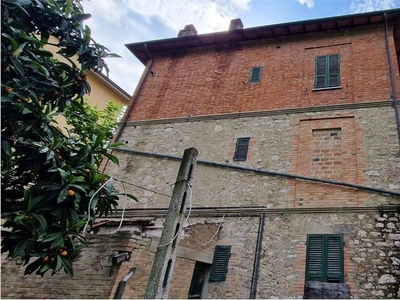 Casa indipendente in Vendita a Perugia Stazione