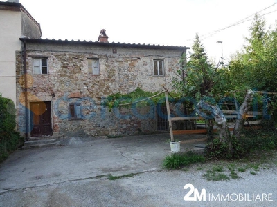 Casa semi indipendente da ristrutturare in vendita a San Giuliano Terme