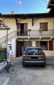 CASTELLETTO SOPRA TICINO VENDESI VILLA IN SCHIERA CON GIARDINO PRIVATO