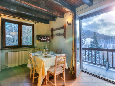 Confortevole appartamento a Sestriere con terrazza