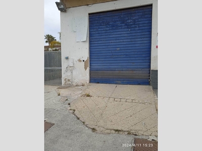 Immobile commerciale in Affitto a Agrigento, zona Villaggio Mosè, 1'000€, 100 m²