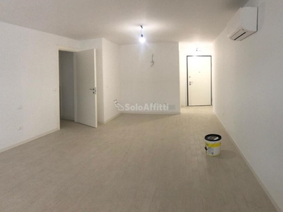 Monolocale in Affitto a Pescara, zona Via Nicola Fabrizi, 450€, 58 m²