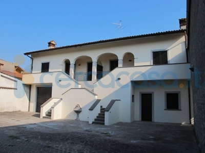 Palazzo in vendita in Via Morando Gian Giacomo 36, Lograto