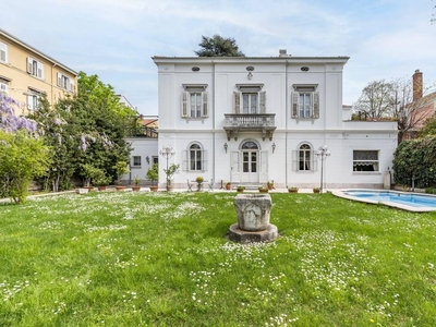Prestigiosa villa di 850 mq in vendita Trieste, Italia