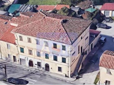 Quadrilocale in Vendita a Pisa, zona Riglione, 116'000€, 141 m²