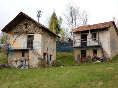 Rustico casale da ristrutturare, in vendita in Via Nonio, Quarna Sotto