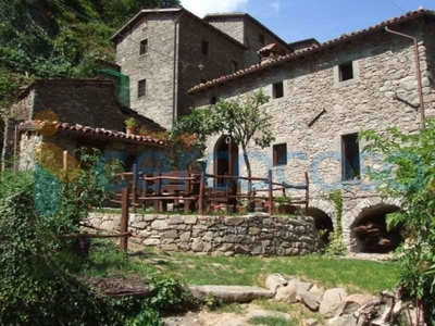 Rustico casale in vendita in Valbona, Castiglione Di Garfagnana
