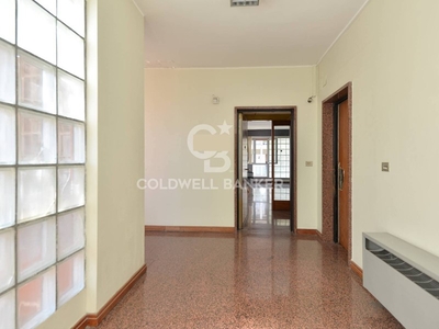 Ufficio in Affitto a Lecce, zona Mazzini, 950€, 100 m², arredato
