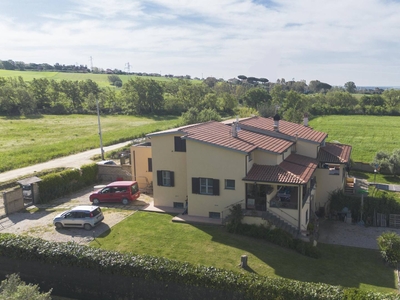 Villa bifamiliare in vendita a Tarquinia - Zona: Campagna