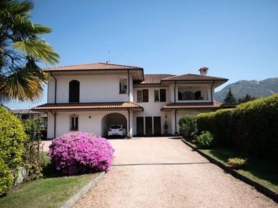 Villa in Corso Sempione a Gravellona Toce