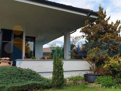 Villa in ottime condizioni in vendita a Borgonovo Val Tidone