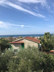 Villa Vista Mare Con Terreno Piantumato