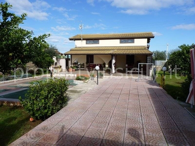 Vendita Villa, in zona IPPODROMO, SIRACUSA
