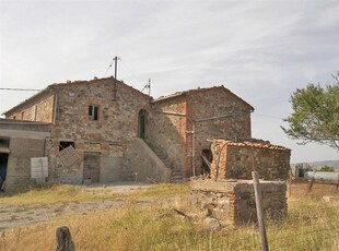 Antico Casolare da Ristrutturare con Vista sulla Val D'Orcia in Vendita a Pienza, Toscana