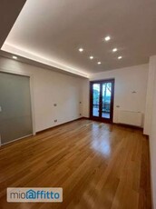 Appartamento arredato con terrazzo Cassia, tomba di nerone, roma