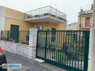 Villa arredata con terrazzo Catania