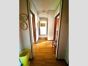 Appartamento in Affitto a Campobasso, zona Vazzieri, 200€, 120 m², arredato