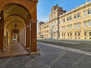 Appartamento in Affitto ad Modena - 1500 Euro