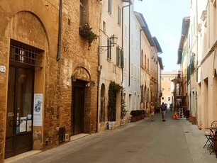 Appartamento in Vendita a San Quirico d'Orcia - Ideale Investimento nel Cuore della Toscana