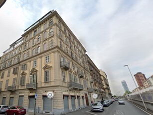 Appartamento in Vendita a Torino, zona Centro, 330'000€, 152 m²