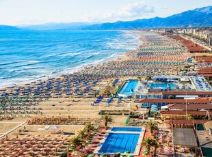 Appartamento 'La Dimora Di Viareggio' con balcone, Wi-Fi e aria condizionata