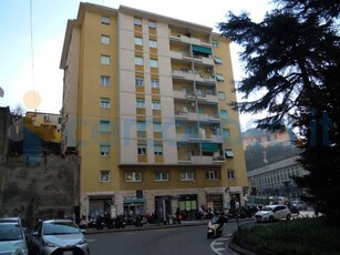 Appartamento Quadrilocale in vendita in Piazza Francesco Guicciardini, Genova